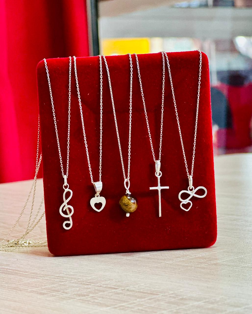 Collier avec pendentif